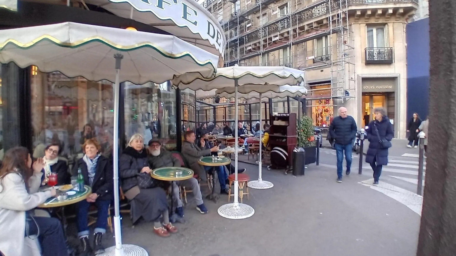 Apartment 1 Minute Gare Montparnasse ,Near To Eiffel Tour And Louvre Meusm,Gorgeous Place Paris